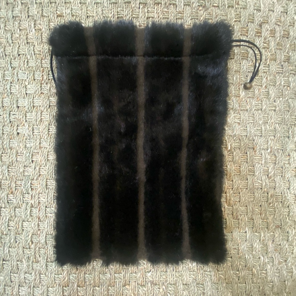 Royal Accessories Faux Mink Shoe bag NWT - Picture 5 of 6